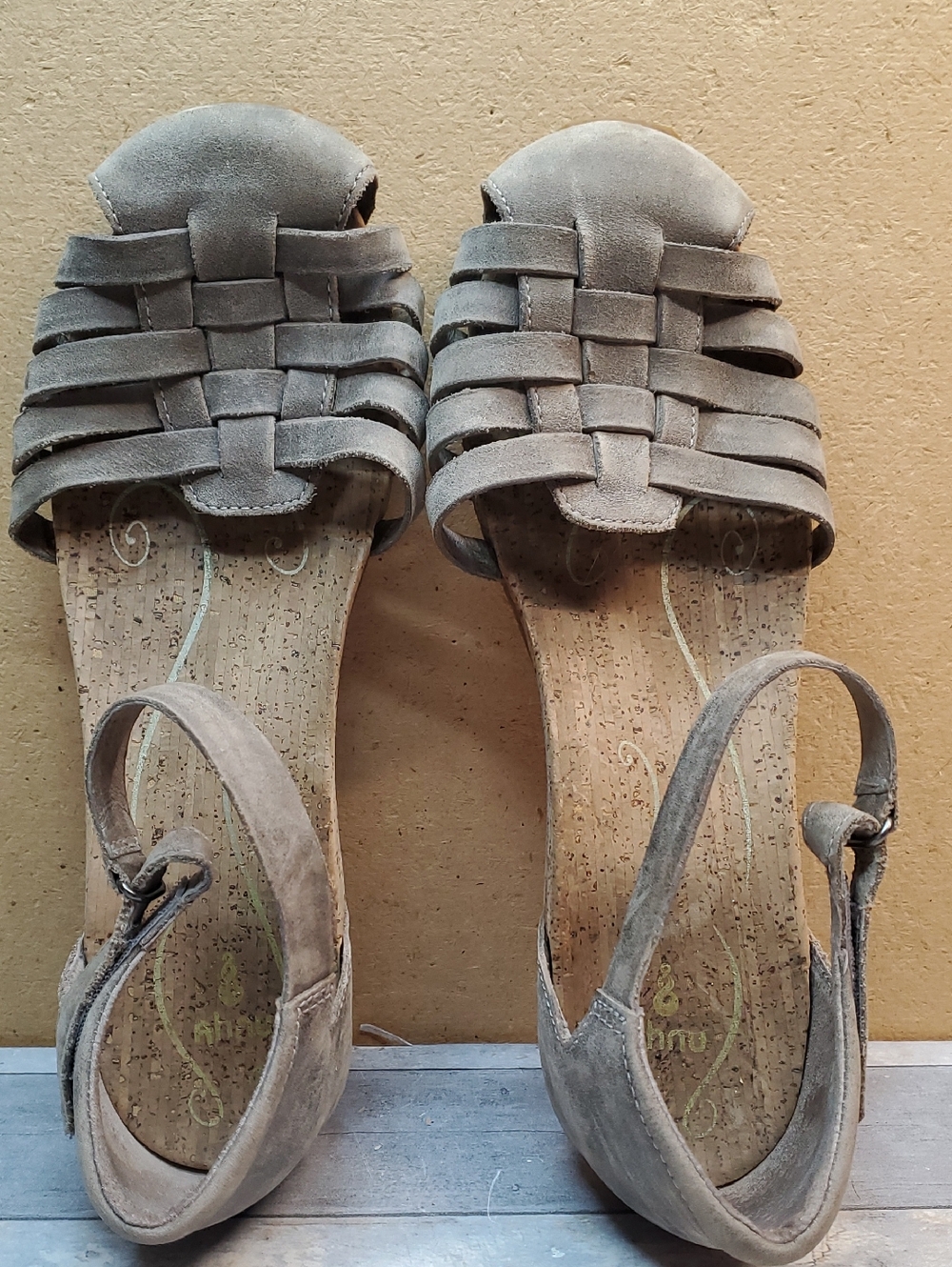 Ahnu Malini Mesa Gray Leather Woven Sandals Shoes Size 9.5